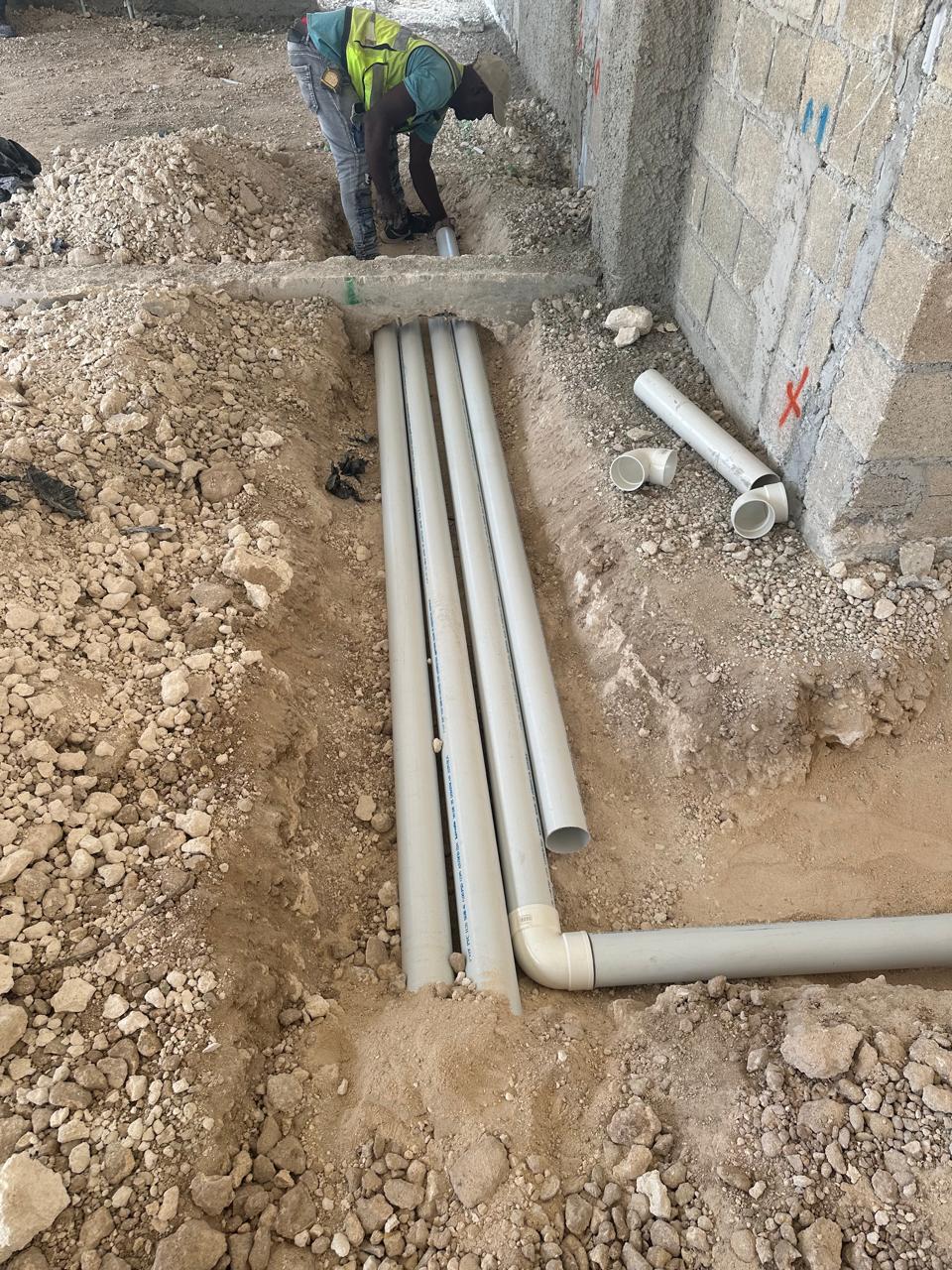 Instalación de tubería subterránea en zanja